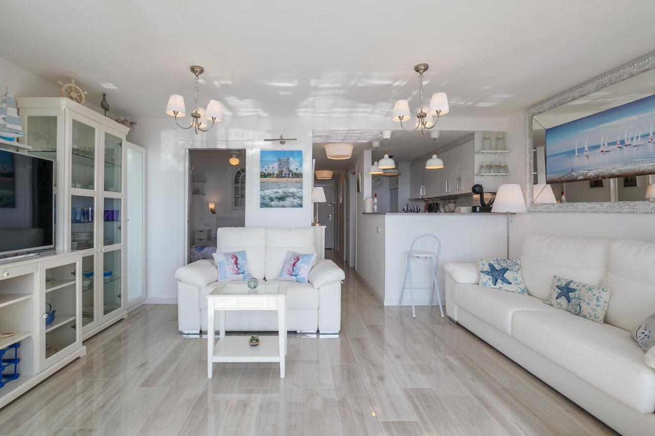 Uhc Rodas Apartments Салоу Екстер'єр фото