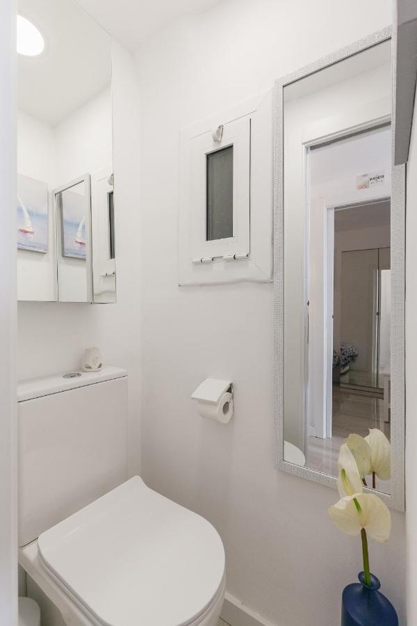 Uhc Rodas Apartments Салоу Екстер'єр фото