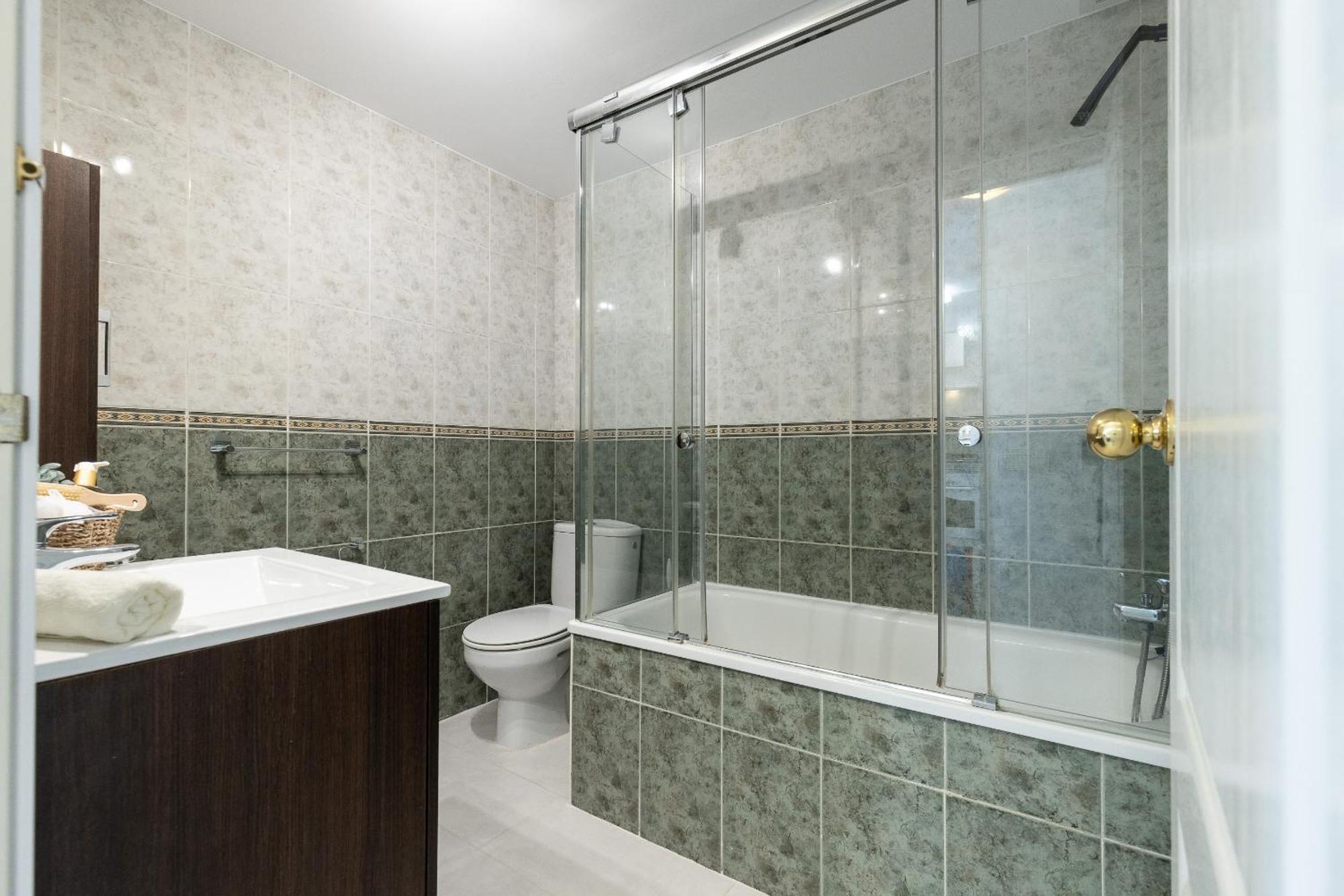Uhc Rodas Apartments Салоу Екстер'єр фото