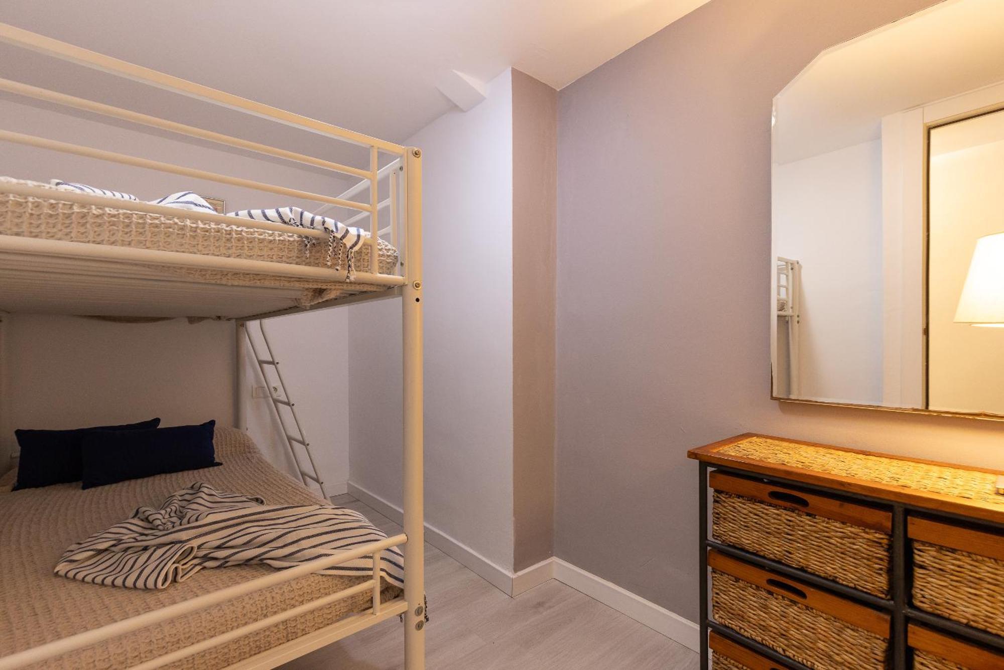 Uhc Rodas Apartments Салоу Екстер'єр фото