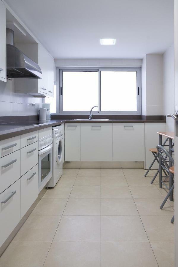 Uhc Rodas Apartments Салоу Екстер'єр фото