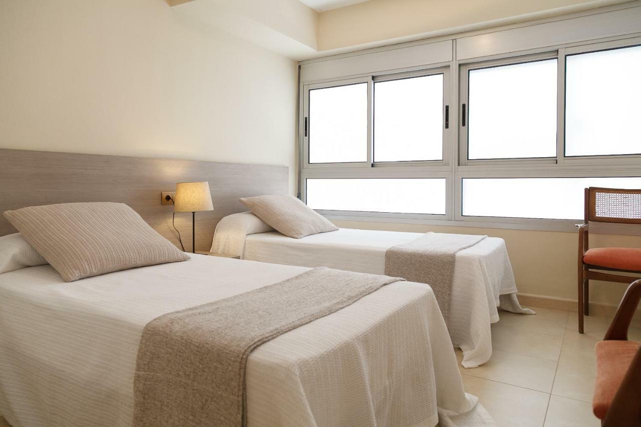 Uhc Rodas Apartments Салоу Екстер'єр фото